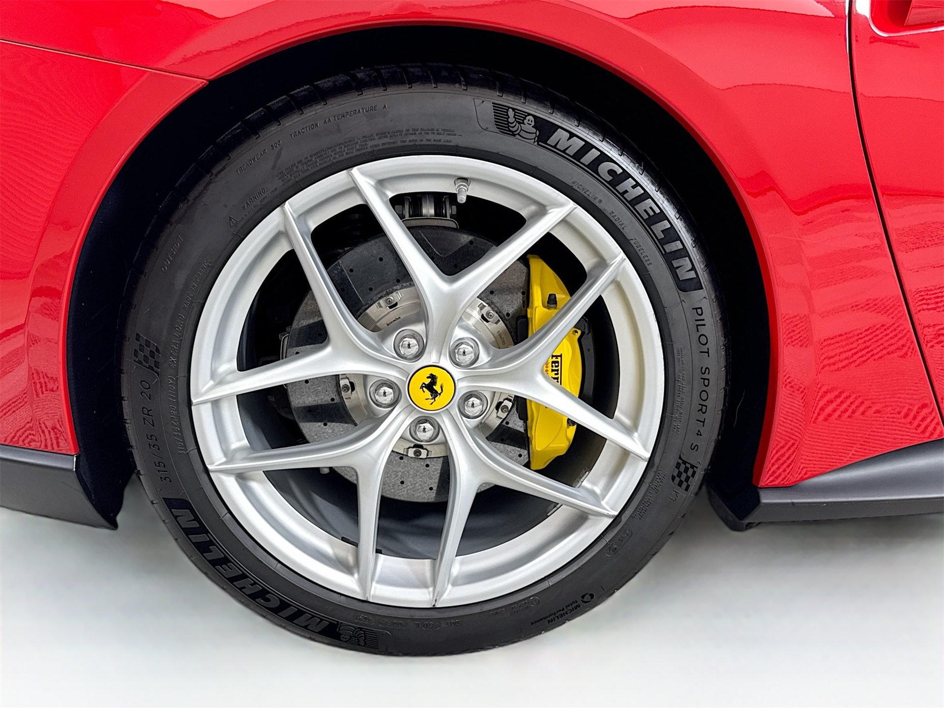 2015 Ferrari F12 Berlinetta F12 photo 23