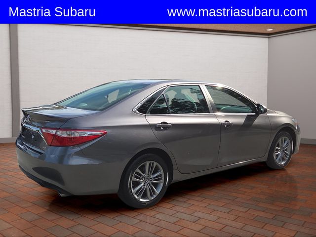 2017 Toyota Camry SE photo 3