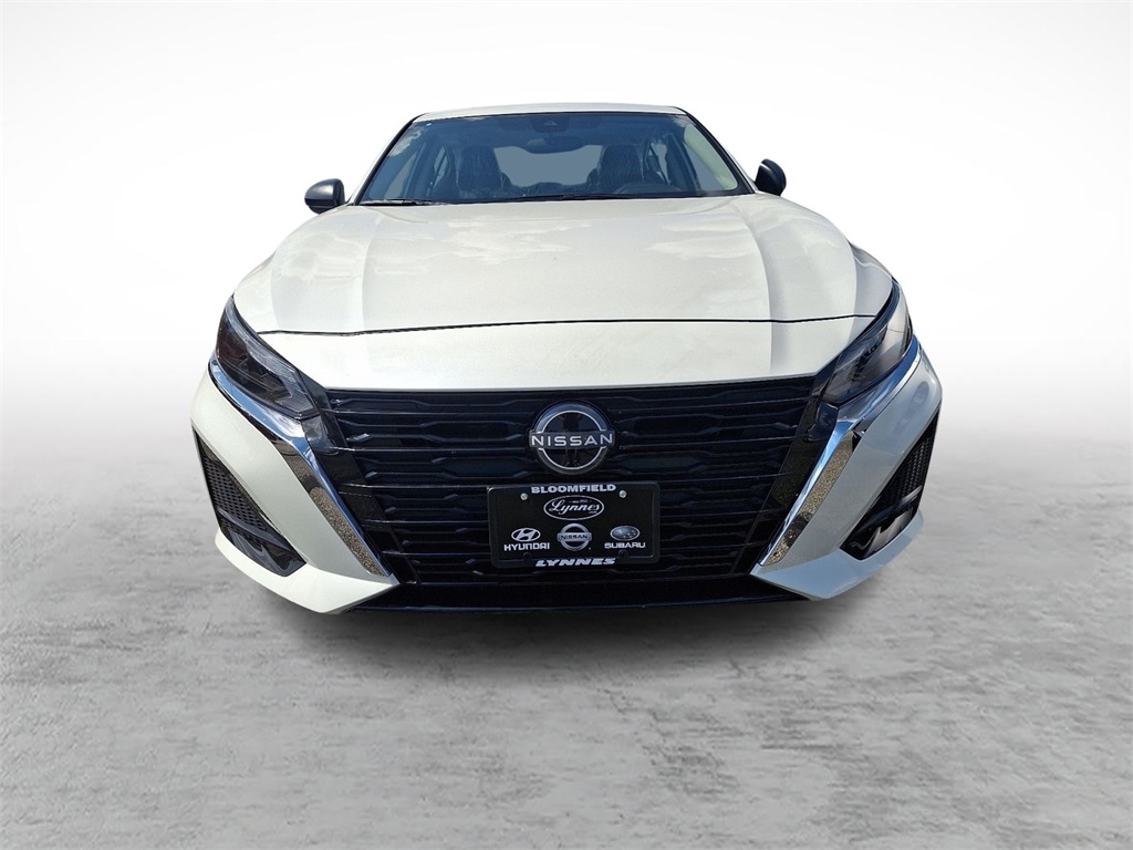 2025 Nissan Altima SV photo 2