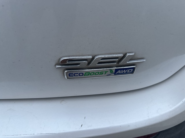 2015 Ford Edge SEL photo 4