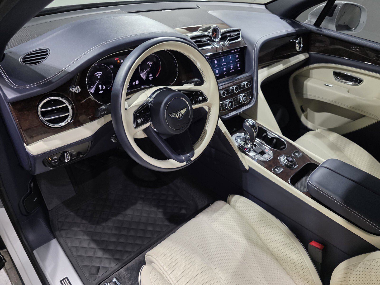 2023 Bentley Bentayga EWB Azure Mulliner photo 7