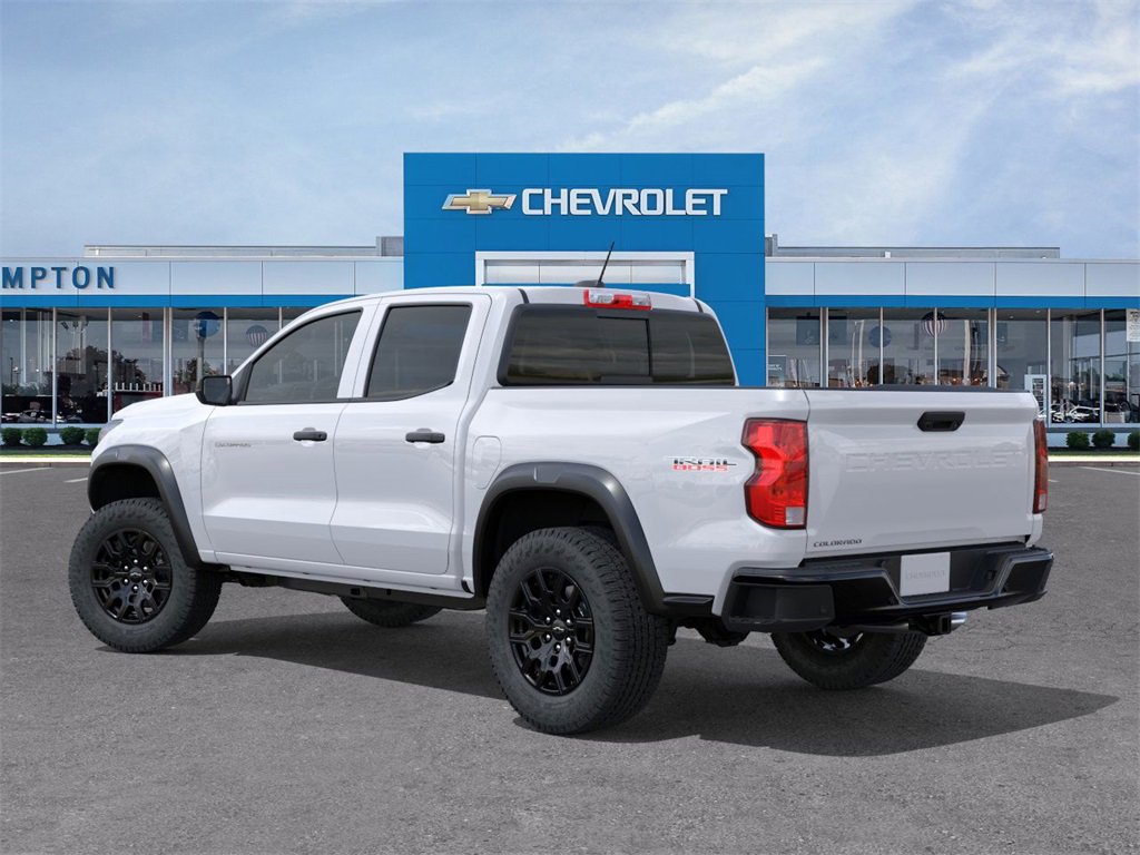 2026 Chevrolet Colorado Trail Boss photo 2