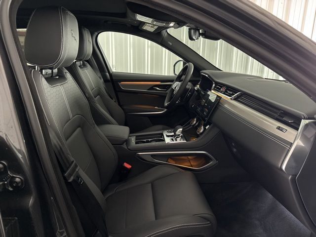 2026 Jaguar F-PACE P250 R-Dynamic S photo 28