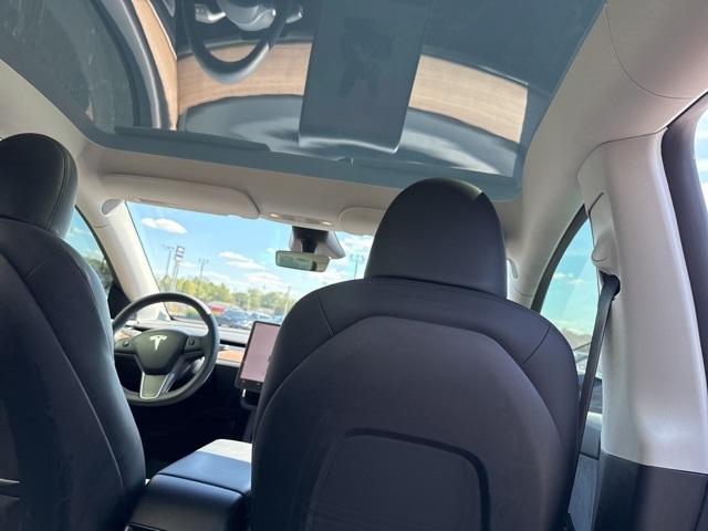 2024 Tesla Model Y Long Range photo 22