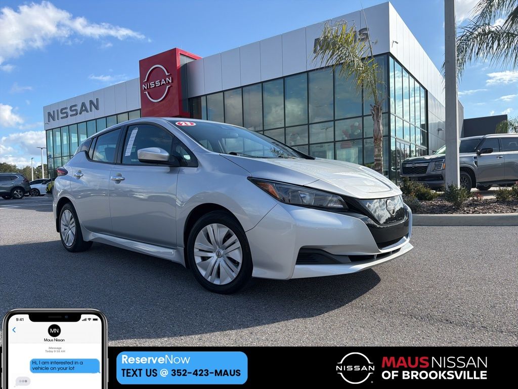 2023 Nissan Leaf S's photo