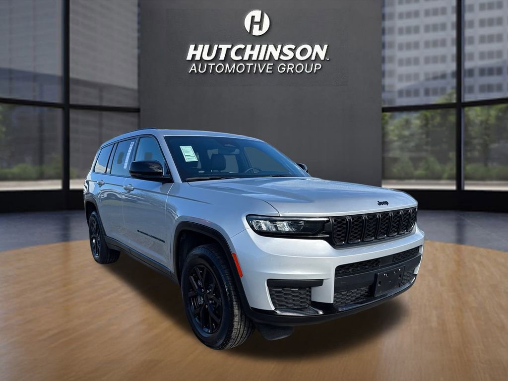 2024 Jeep Grand Cherokee Altitude photo 28