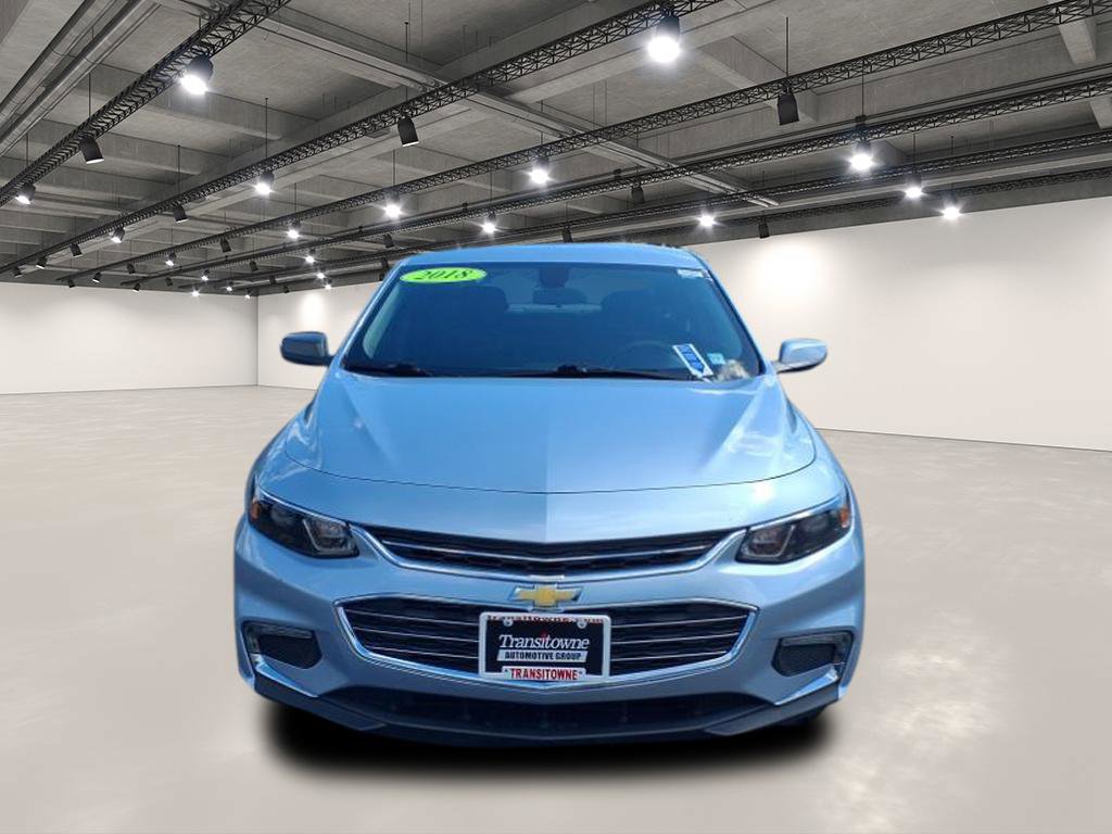 2018 Chevrolet Malibu 1LT photo 2