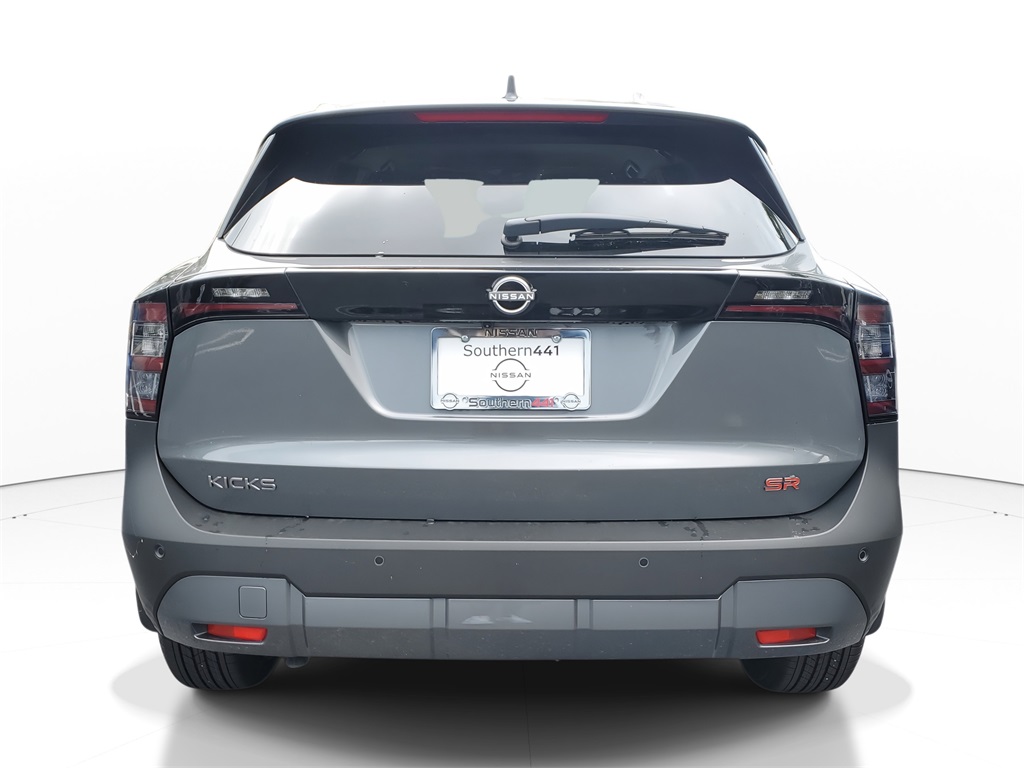 2025 Nissan Kicks SR photo 3