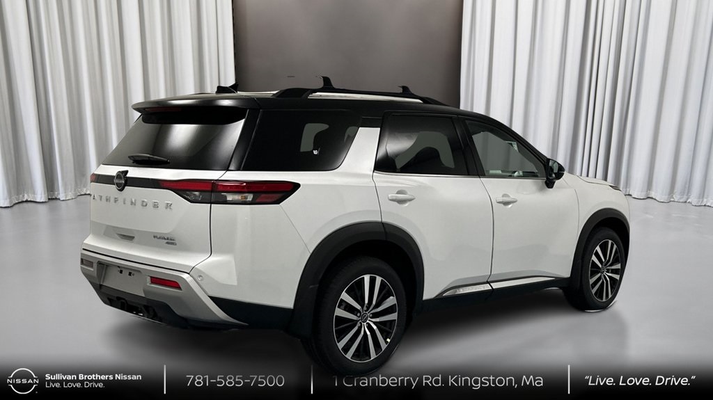 2025 Nissan Pathfinder Platinum photo 5