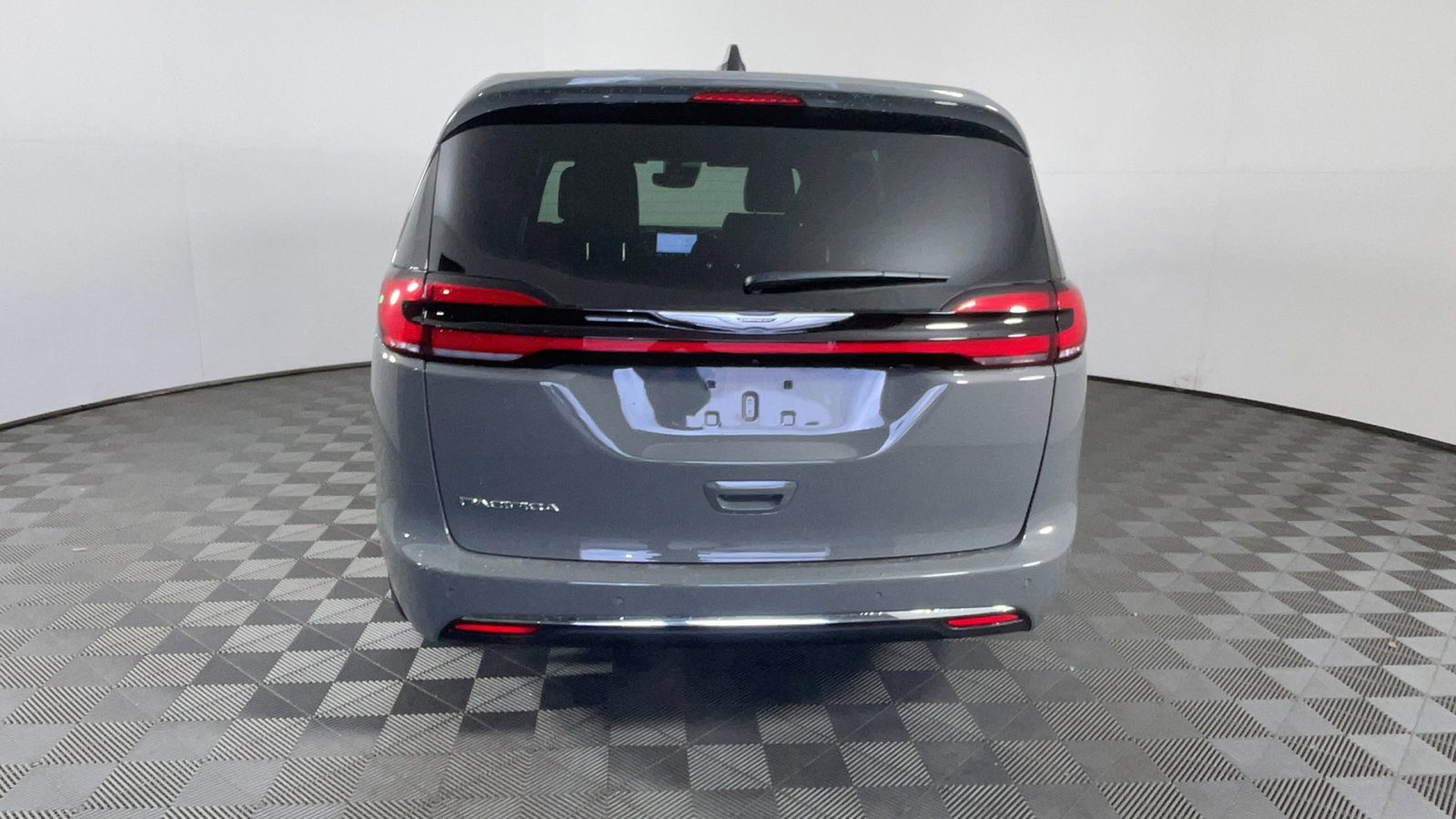 2025 Chrysler Pacifica photo 5