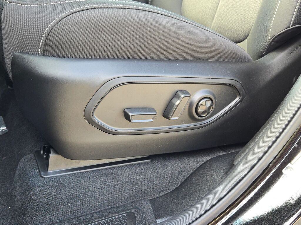 2025 Jeep Grand Cherokee Laredo photo 24