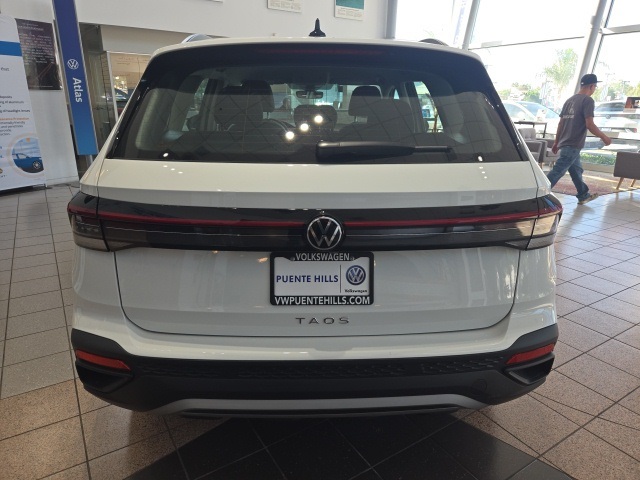 2025 Volkswagen Taos S photo 4