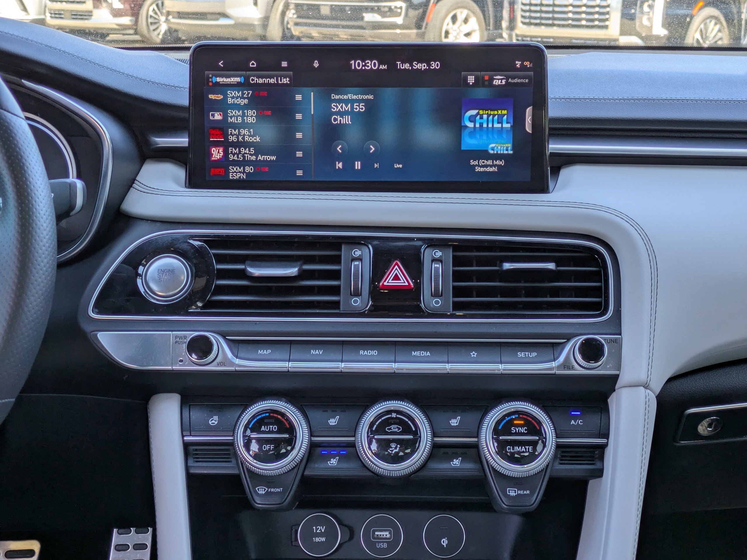2023 Genesis G70 3.3T photo 12