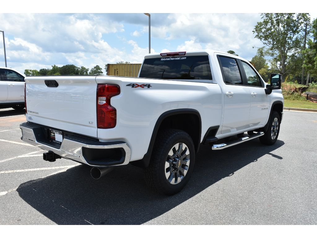 2025 Chevrolet Silverado 2500HD LT photo 3