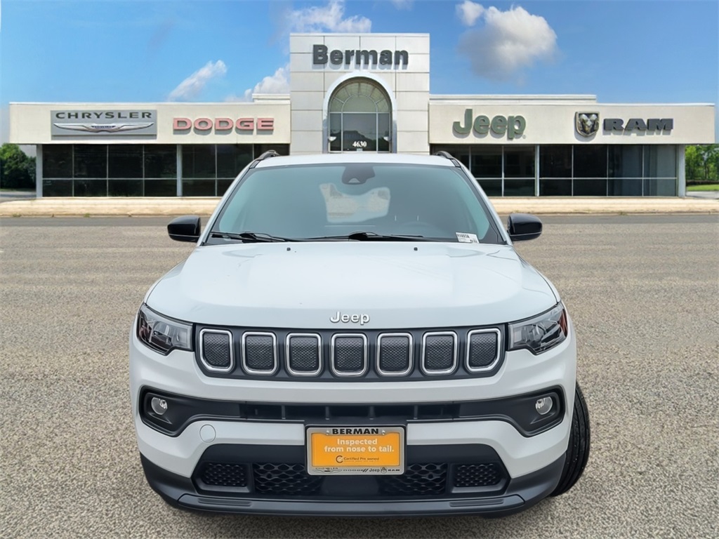 2022 Jeep Compass Latitude Lux photo 2