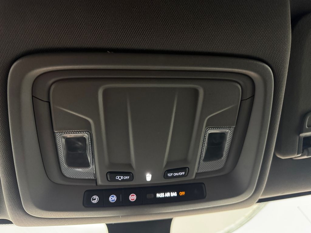 2020 Chevrolet Silverado 1500 Custom photo 24