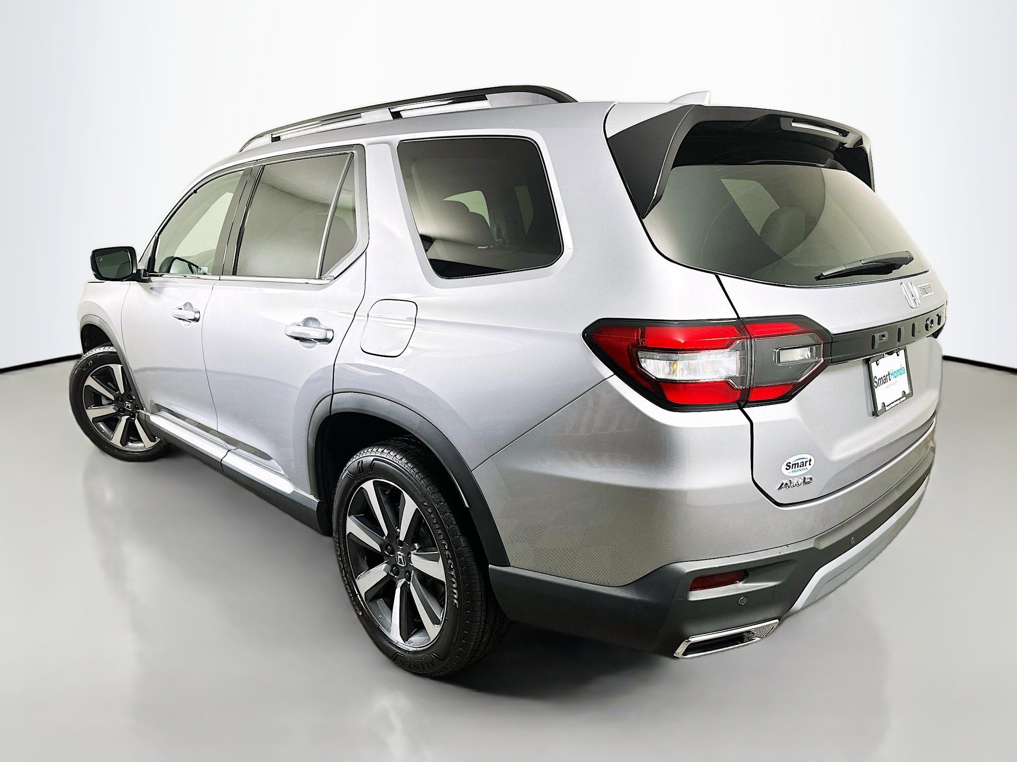 2025 Honda Pilot Touring photo 5