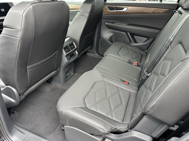 2026 Volkswagen Atlas SE photo 5