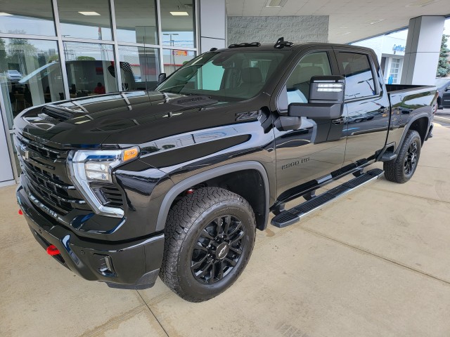 2025 Chevrolet Silverado 2500HD LTZ photo 9