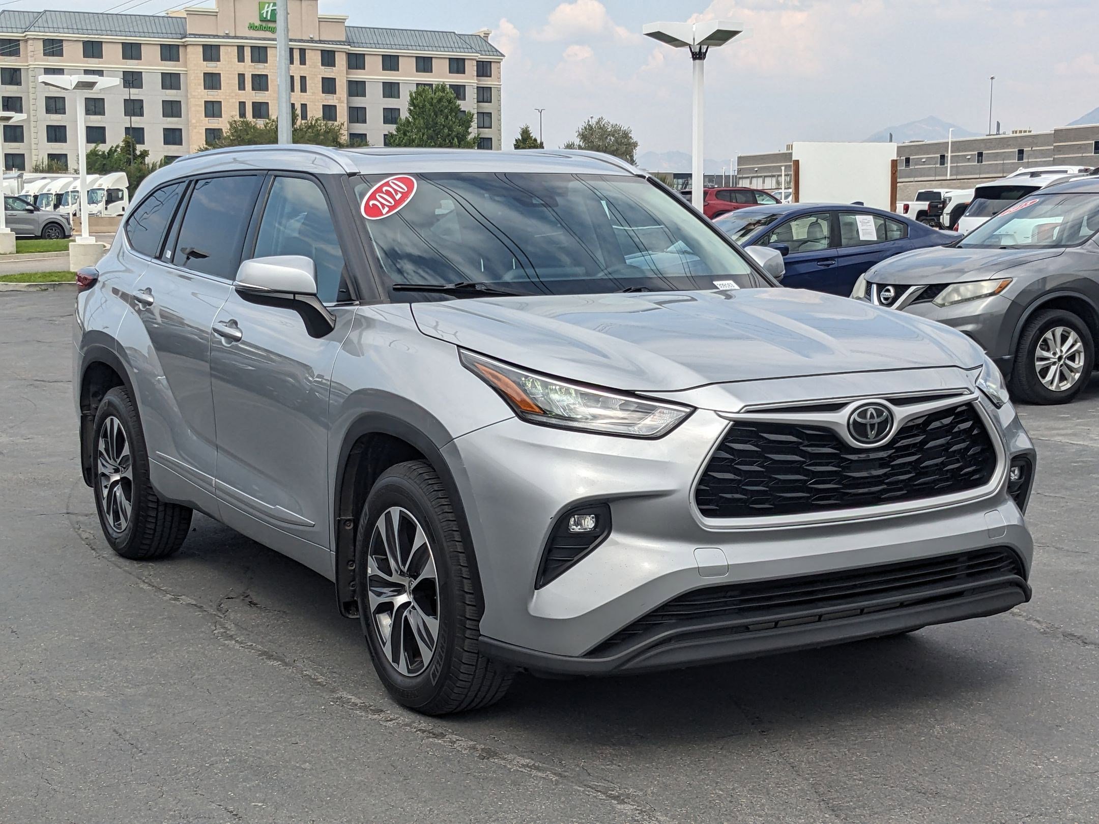 2020 Toyota Highlander XLE photo 4