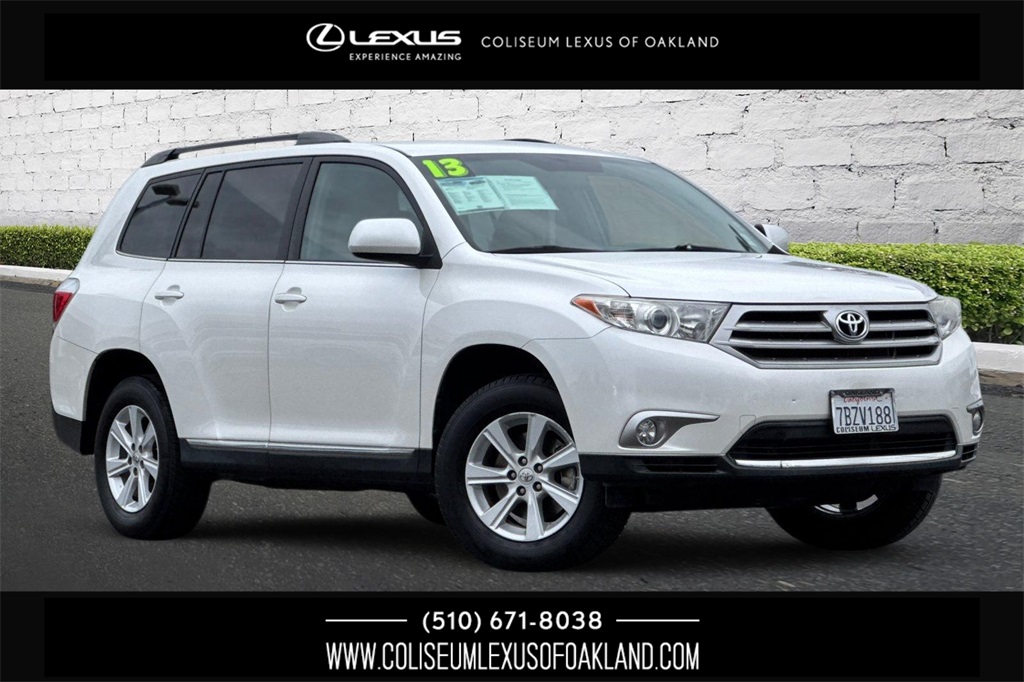 2013 Toyota Highlander Plus's photo