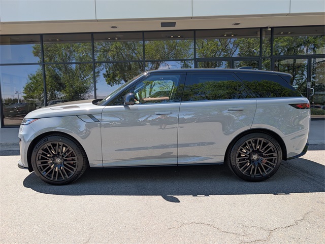 2025 Land Rover Range Rover Sport photo 3