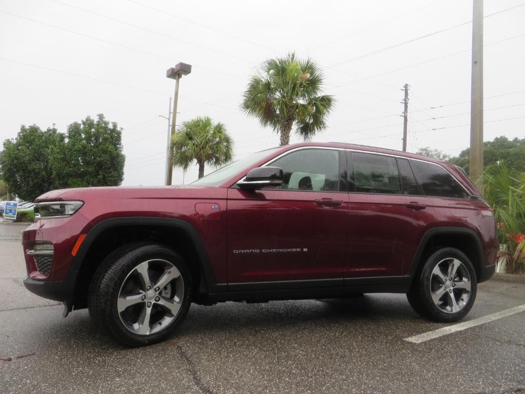 2023 Jeep Grand Cherokee 4xe photo 4