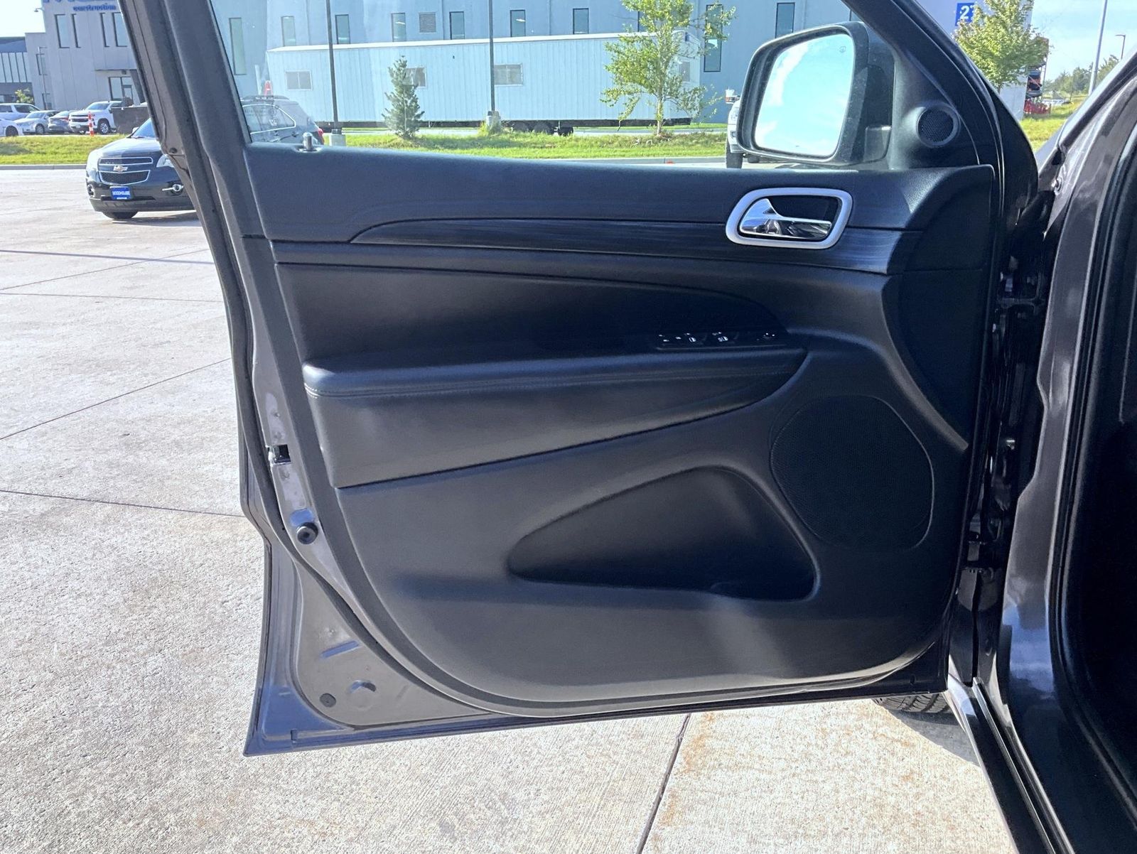 2020 Jeep Grand Cherokee Altitude photo 10