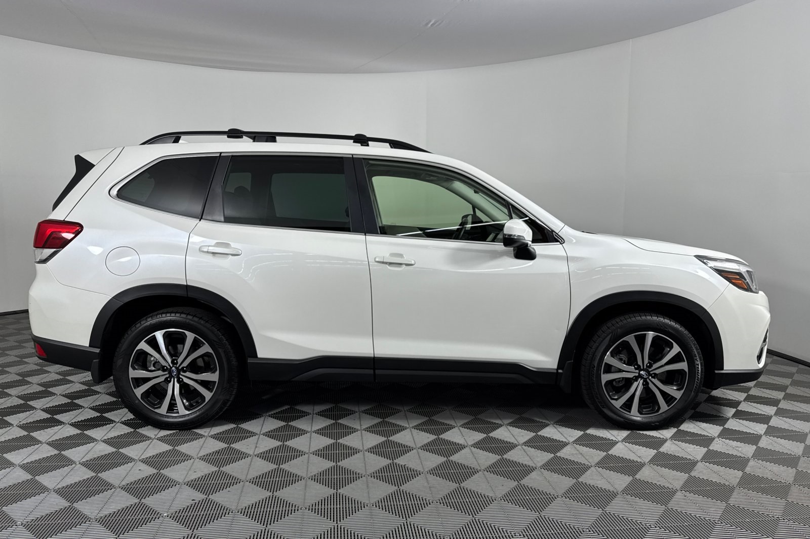2021 Subaru Forester Limited photo 2