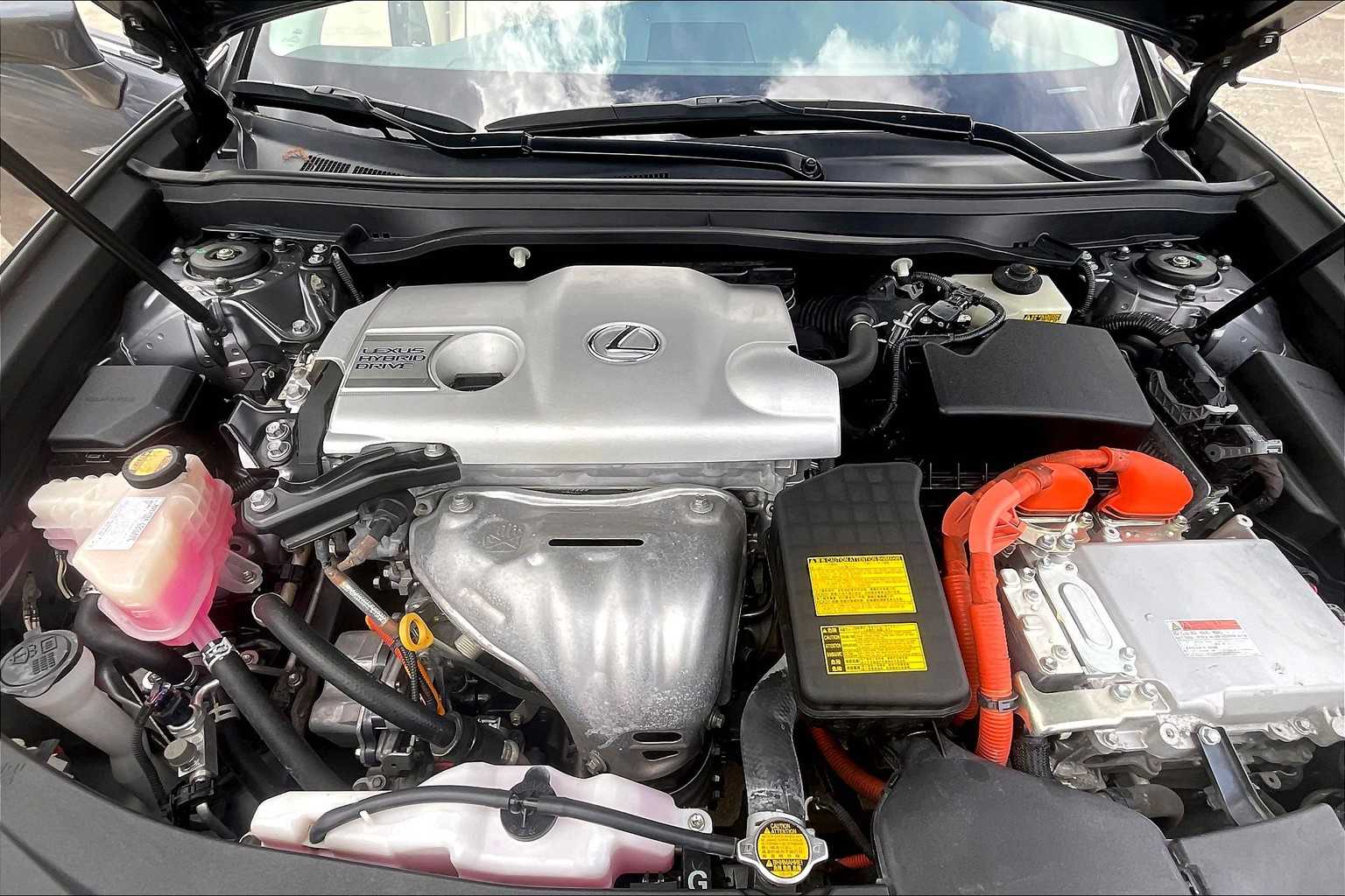 2013 Lexus ES 300h photo 29