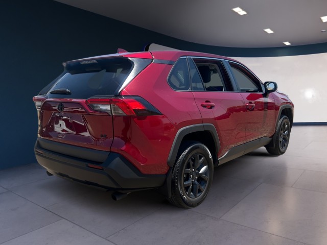 2023 Toyota RAV4 LE photo 5