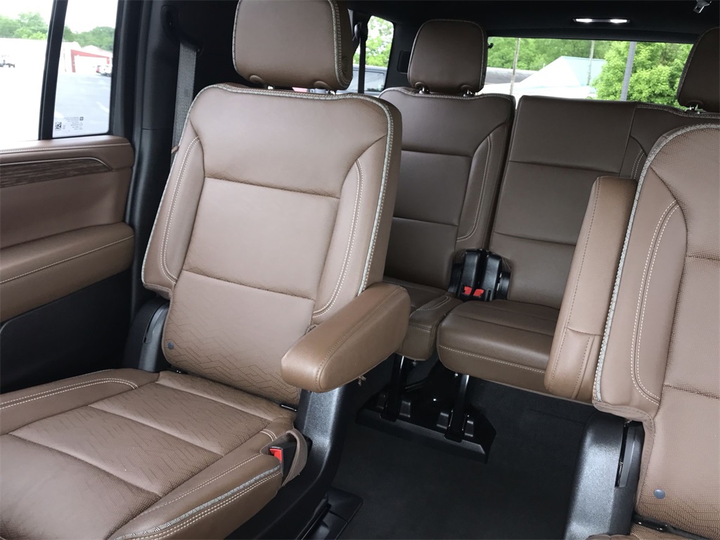 2023 Chevrolet Suburban High Country photo 22