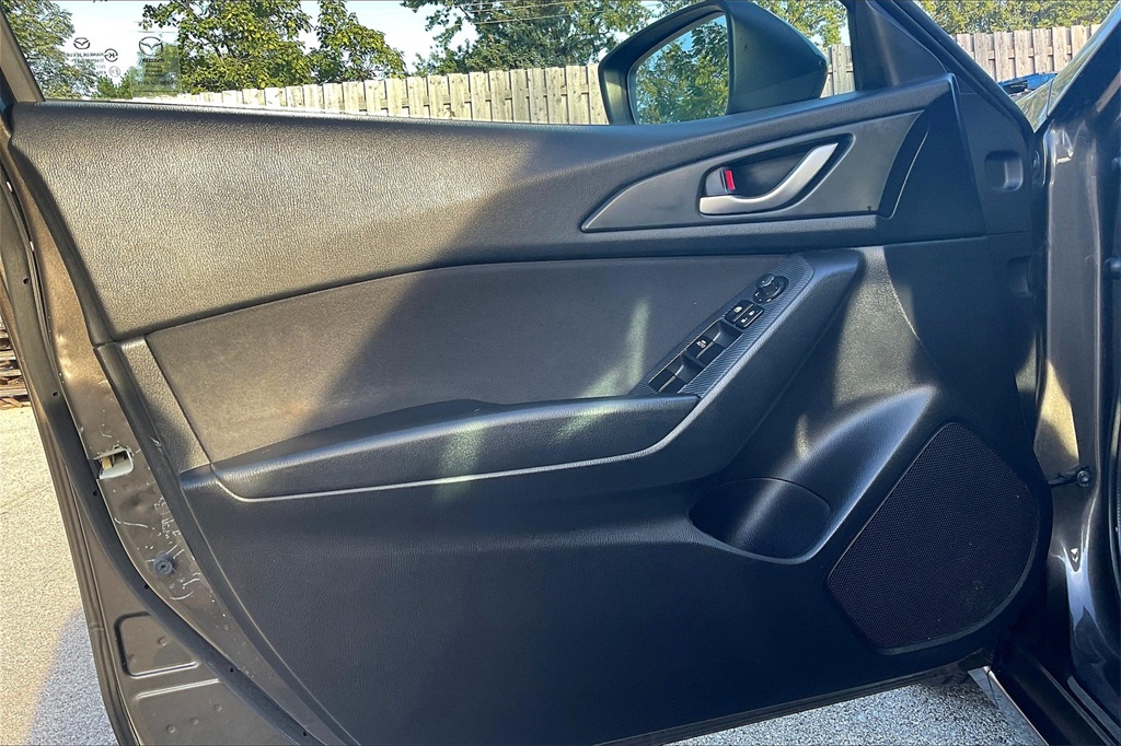 2015 Mazda Mazda3 i SV photo 19