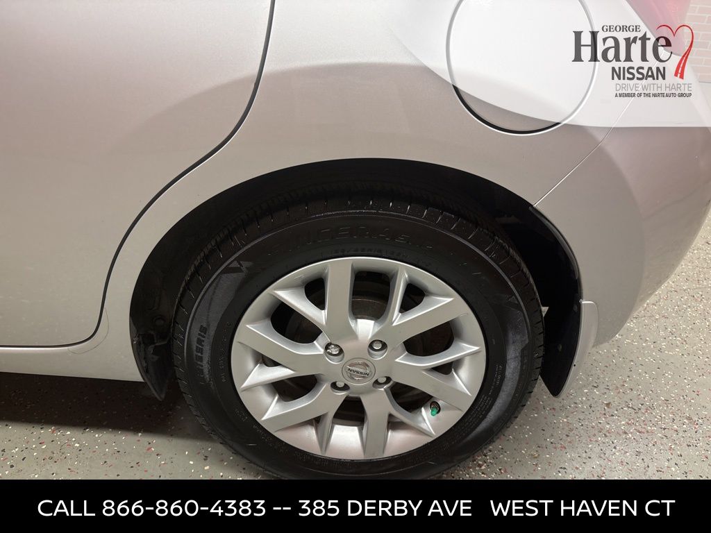 2015 Nissan Versa Note SV photo 32