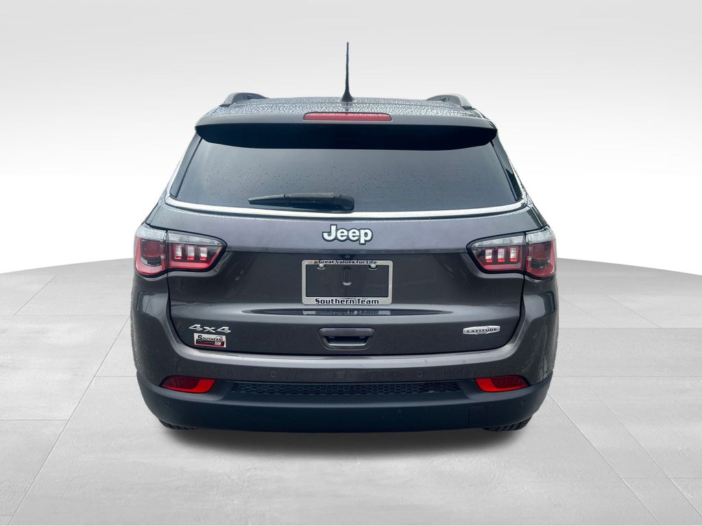 2018 Jeep Compass Latitude photo 3