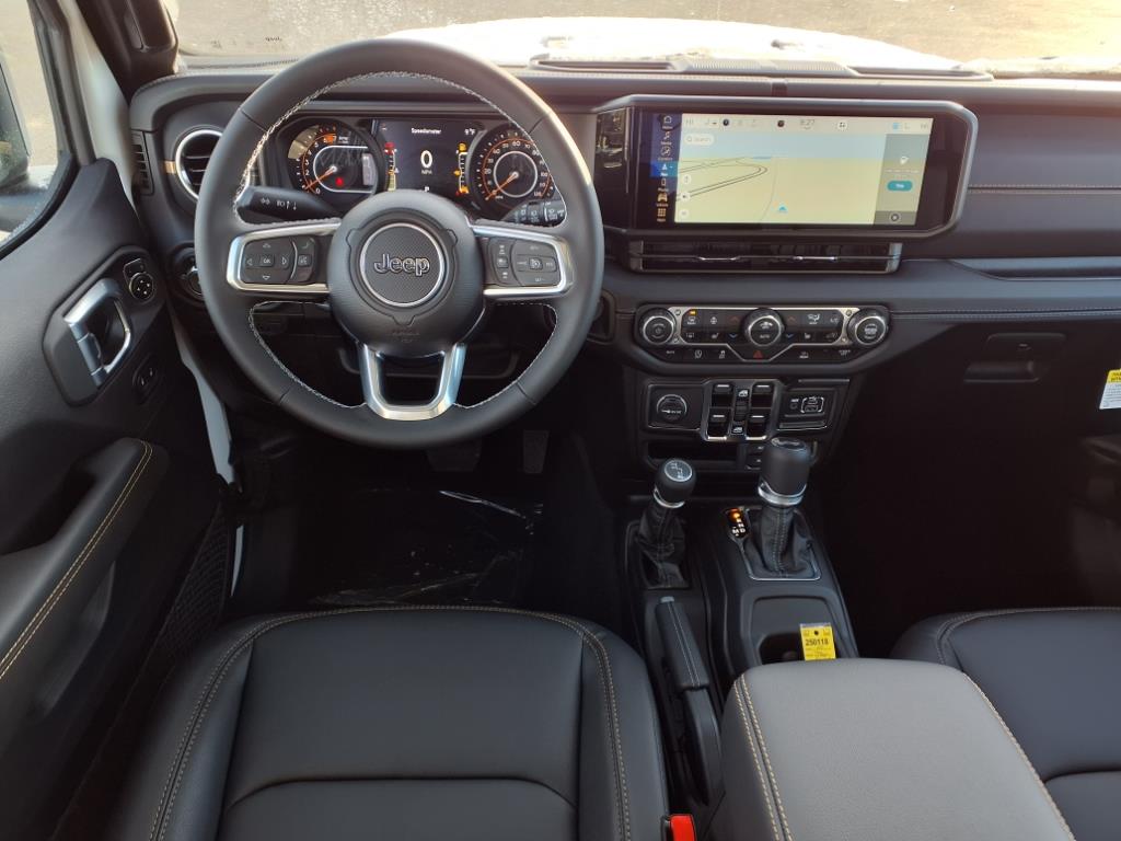 2025 Jeep Wrangler Sahara photo 3