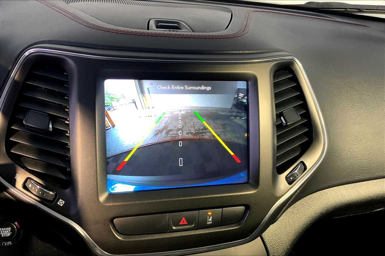 2022 Jeep Cherokee Trailhawk photo 29
