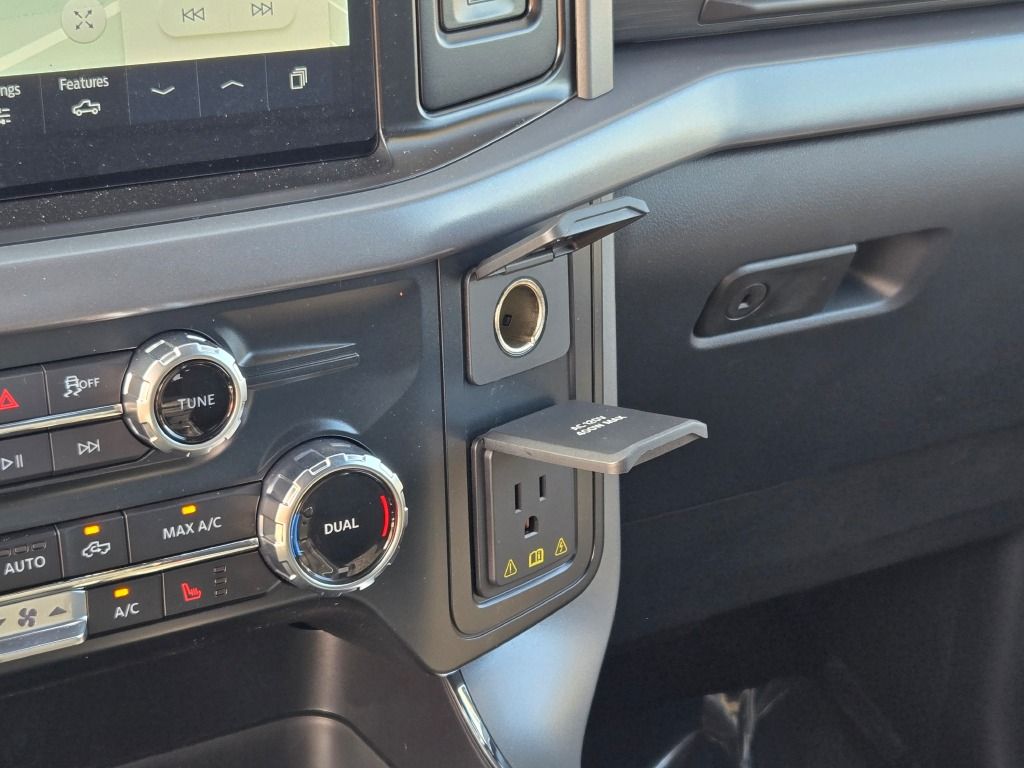 2025 Ford F-150 XLT photo 24