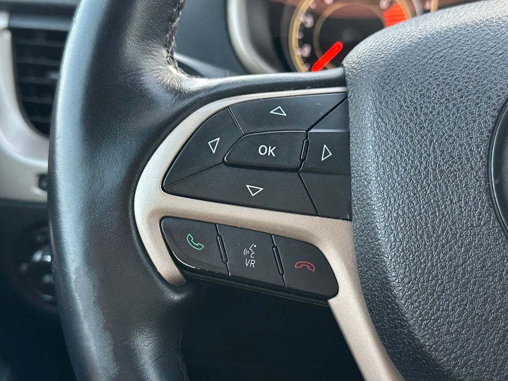 2016 Jeep Cherokee Latitude photo 16