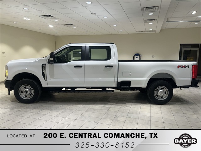 2023 Ford F-350 photo 2