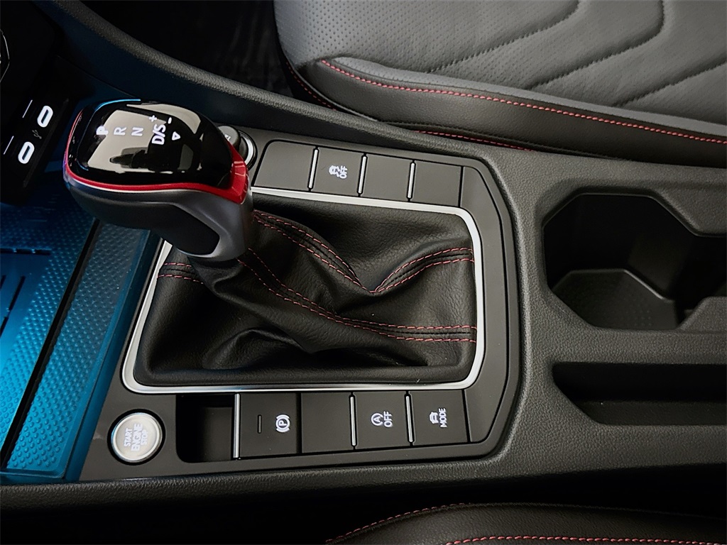 2025 Volkswagen Jetta GLI 2.0T Autobahn photo 31
