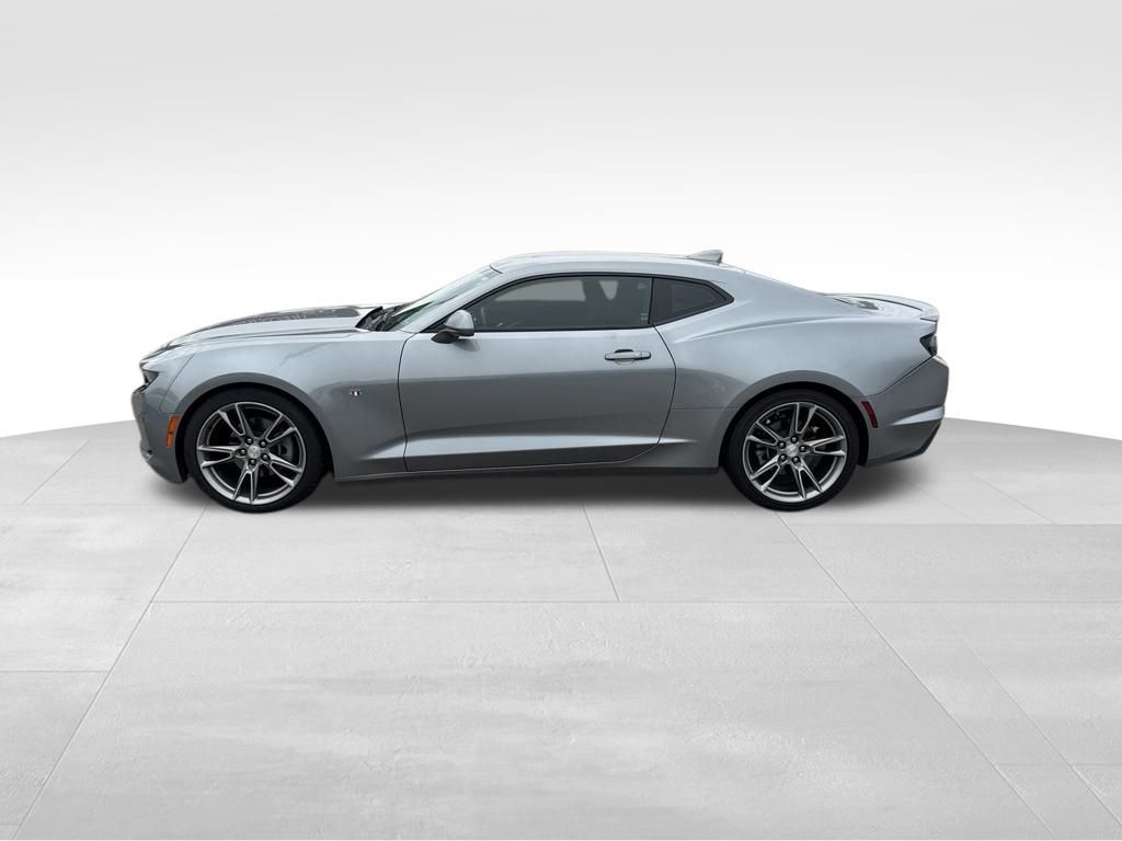 2024 Chevrolet Camaro 1LT photo 2