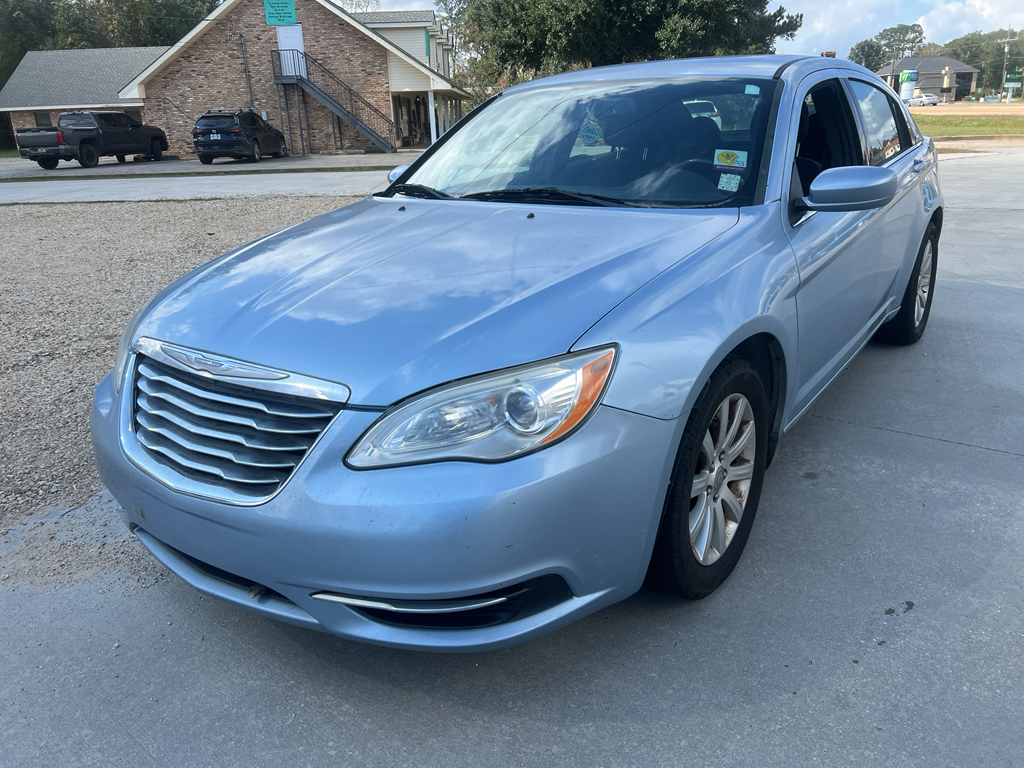 2012 Chrysler 200 Touring photo 2