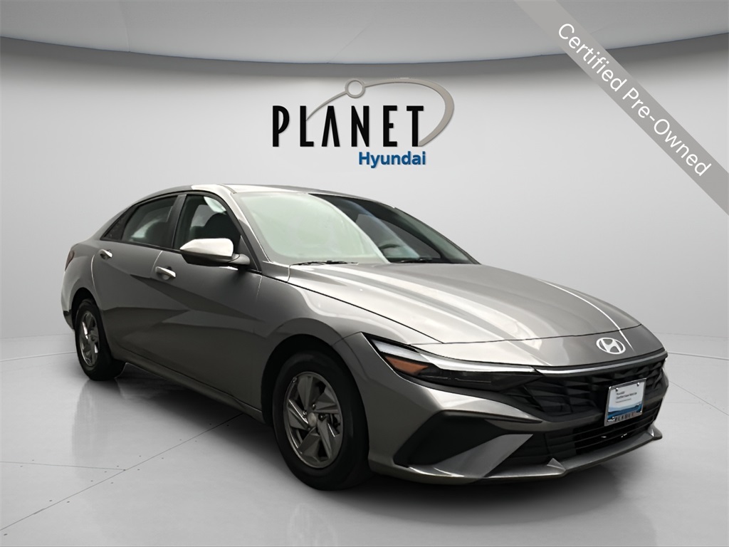 2025 Hyundai Elantra SE