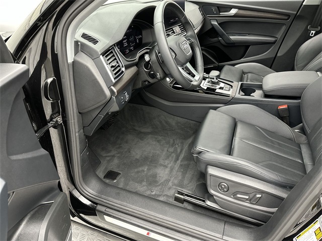 2025 Audi Q5 45 S line Premium Plus photo 3