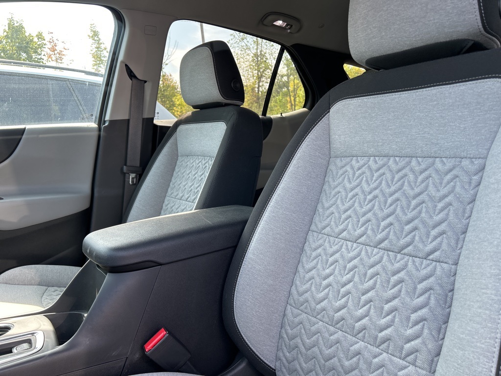 2023 Chevrolet Equinox LT photo 4