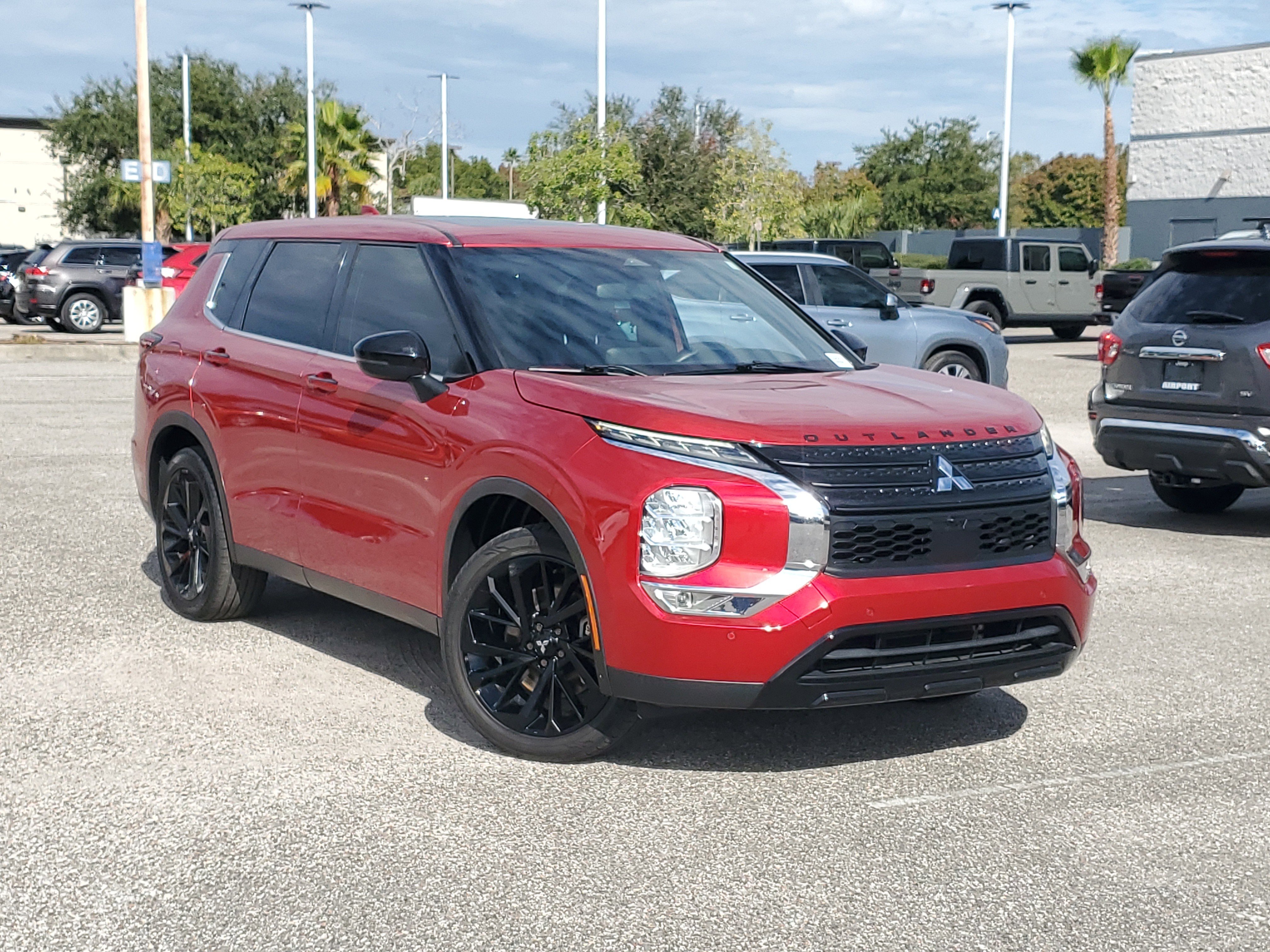 2022 Mitsubishi Outlander Black Edition's photo