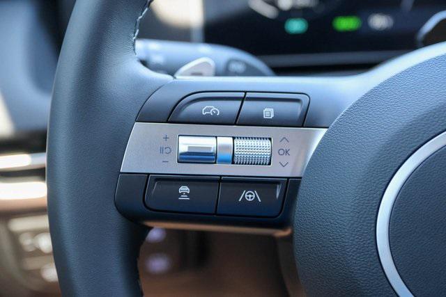 New 2025 White Hyundai SEL Convenience image 21