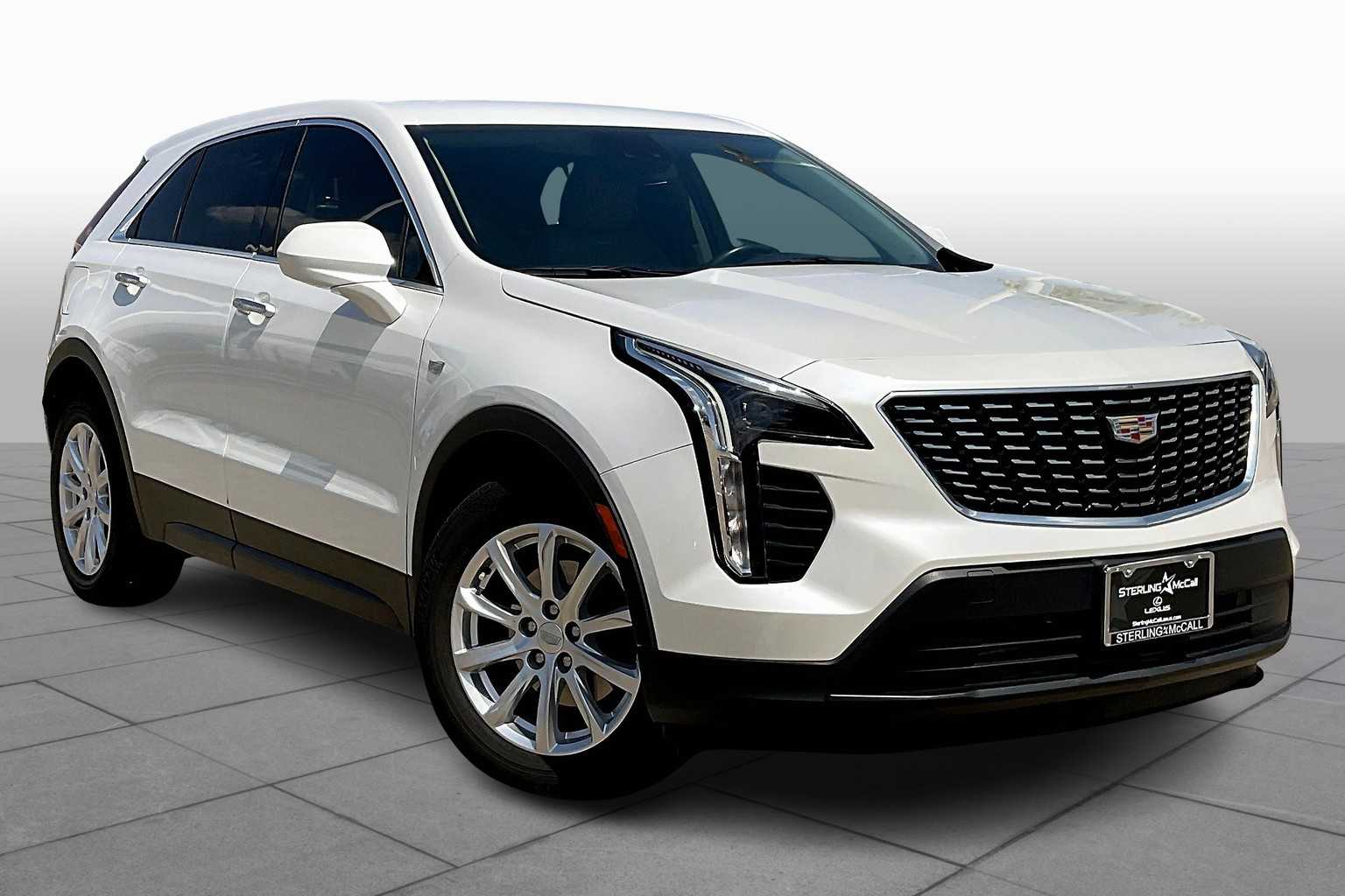 2023 Cadillac XT4 Luxury photo 2