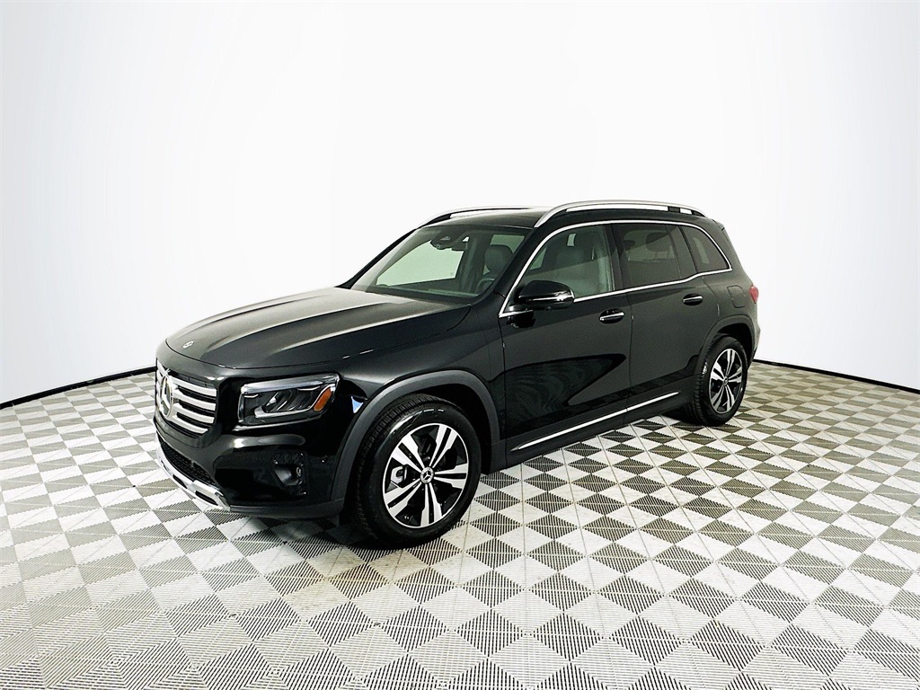 2025 Mercedes Benz GLB 250 photo 3